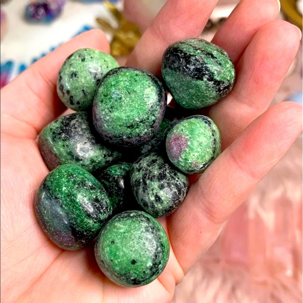 10 pc ruby in zoisite crystal tumbles